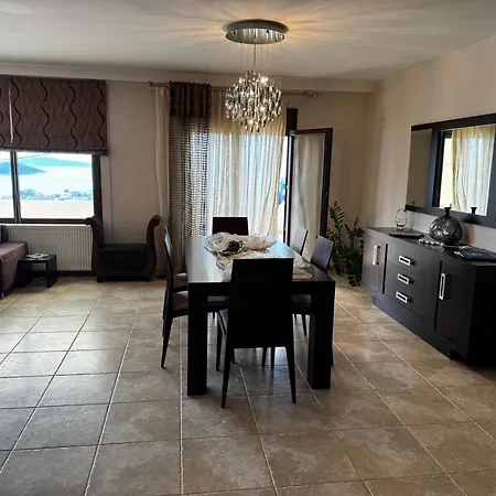 Theodora Villa İskados